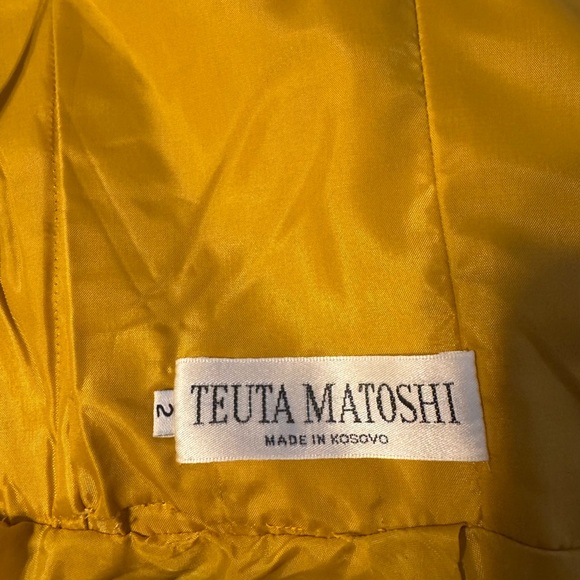 Teuta Matoshi Autumn Leaves Gold Textured Gown - Picture 8 of 15